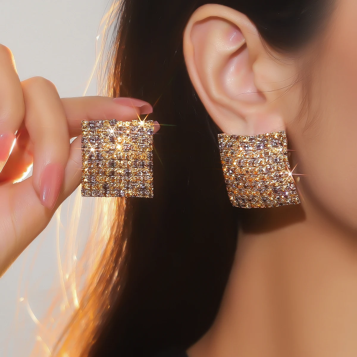 Classic Design Rhinestone Sqaure Stud Earrings For Women Silver Color Crystal Fashion Jewelry Wedding Gifts Femme Brincos