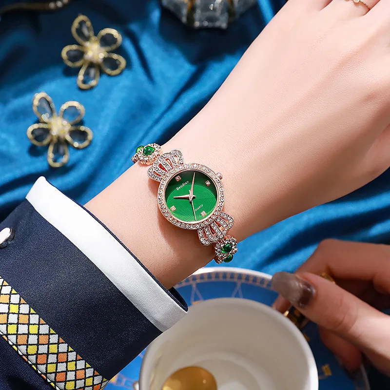 Luxury Emerald Green Casual Fashion Bracelet Rose Gold women crown bracelet Diamond Quartz Watch Dial Watch Girls Gift Women New