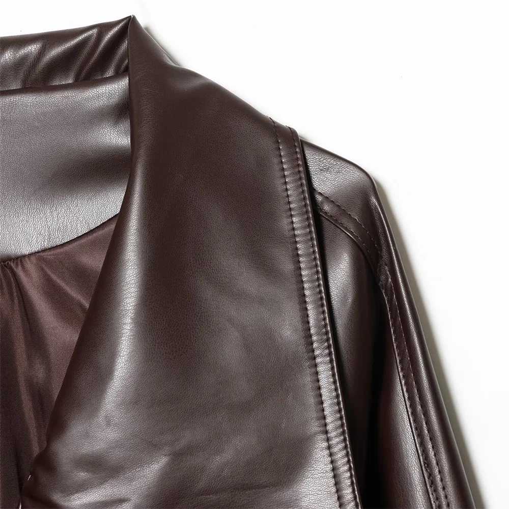 Nouveau manteau trench court en similicuir pour femme, style décontracté et polyvalent, à double boutonnage, avec ceinture décorative et revers, collection 2026