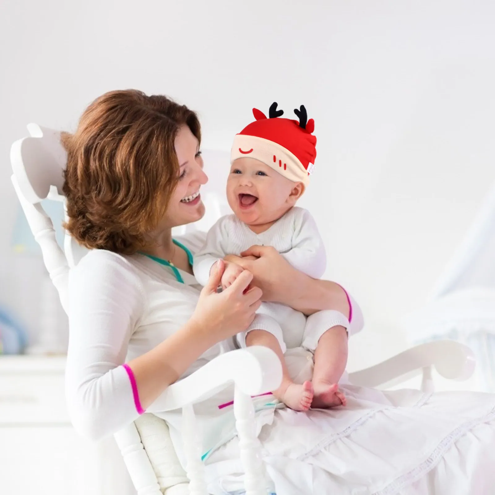 1 Juego de gorros triangulares cálidos para bebé con diseño de ciervo navideño de dibujos animados, lavables y duraderos, para 8 meses, con paño para la saliva.