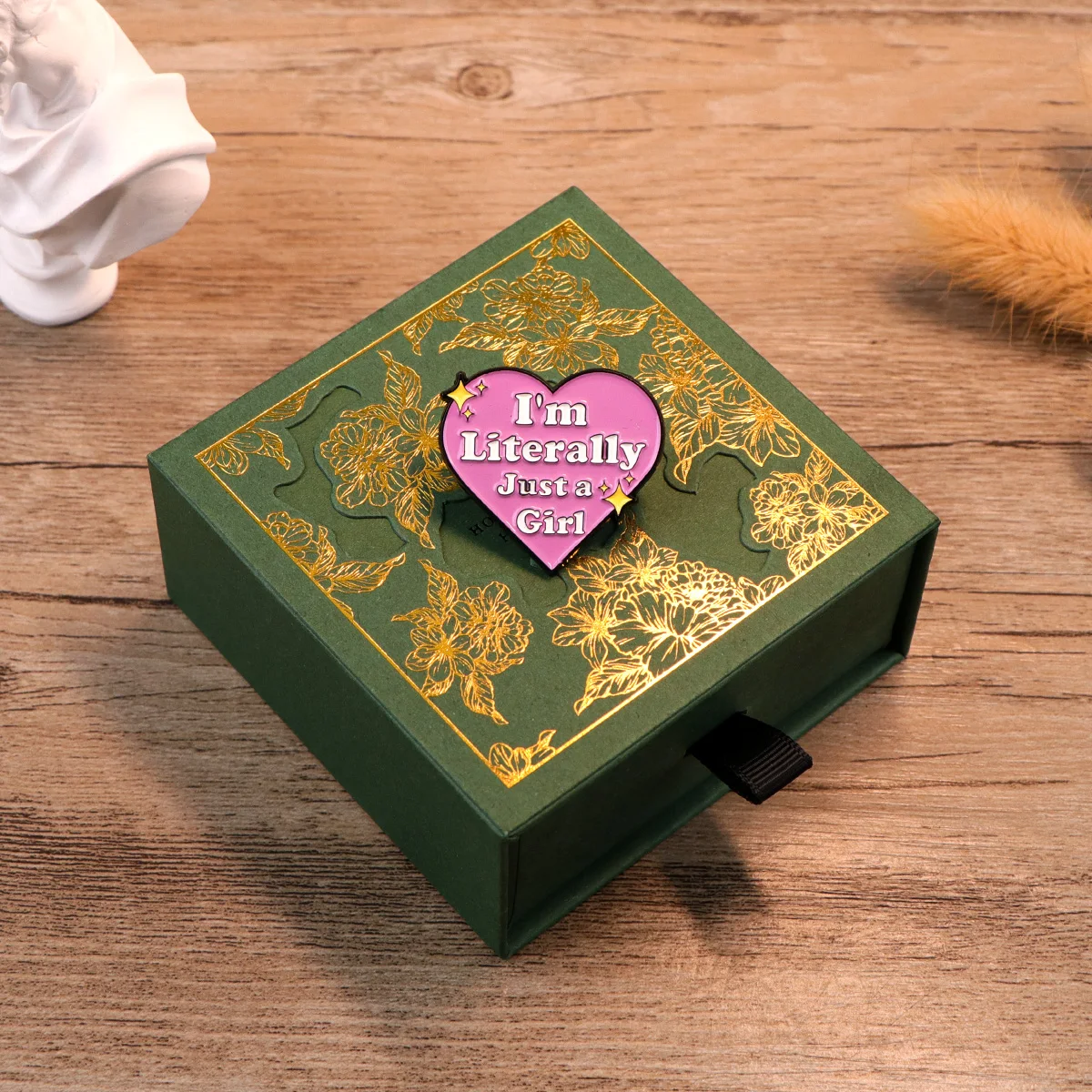 مجرد فتاة المينا دبوس القلب يقتبس شارات على ظهره المرأة دبابيس قبعة التلبيب دبابيس تأثيري اكسسوارات اللعب هدية صندوق