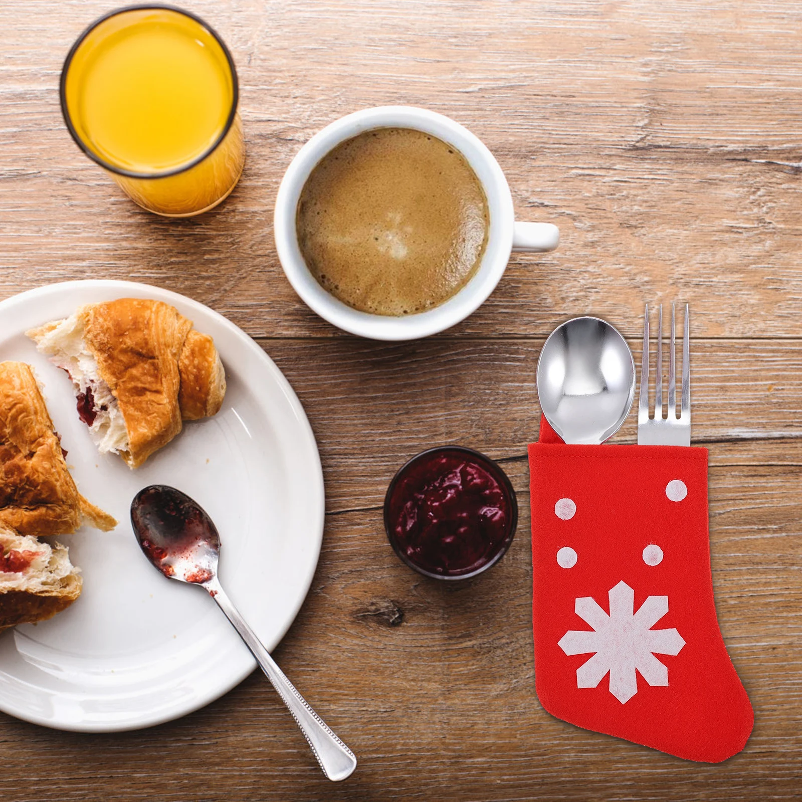 

4 Pcs Christmas Dinner Table Decor Cutlery Bag Adorable Socks Style Cloth Material Silverware Holder for Party Festival Desktop