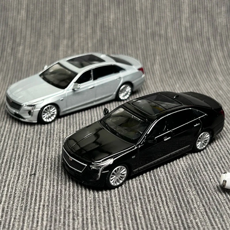 Masdi 1:64 Cadillac CT6 Legierungsmodell Silber Schwarz Diecast Premium Luxusauto Nachbildung Sammlerstück Schreibtisch Ornament Spielzeugautomodell