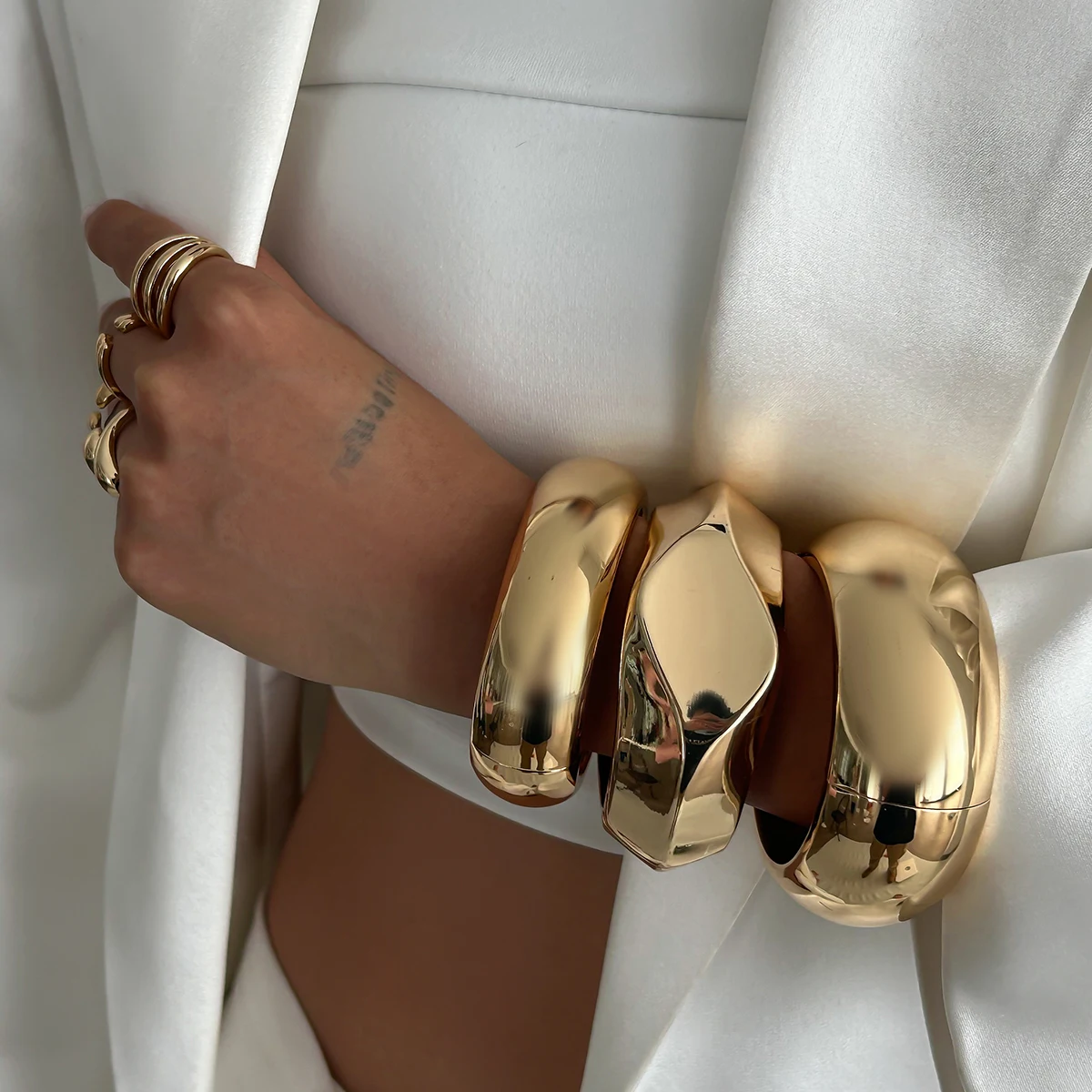 Ingemark Exaggerated Punk Heavy Metal Spring Bangles for Women Vintage Gold Color Arm Braceles Grunge Jewelry Steampunk Men New