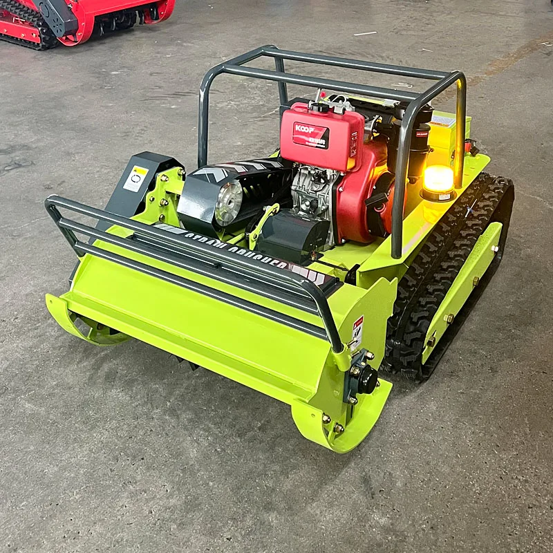 Image of Maßgefertigter Diesel-Rasenroboter mit 80cm, 100cm, 120cm Schnittbreite, Ferngesteuerter Raupenmäher mit Schlegelmähwerk