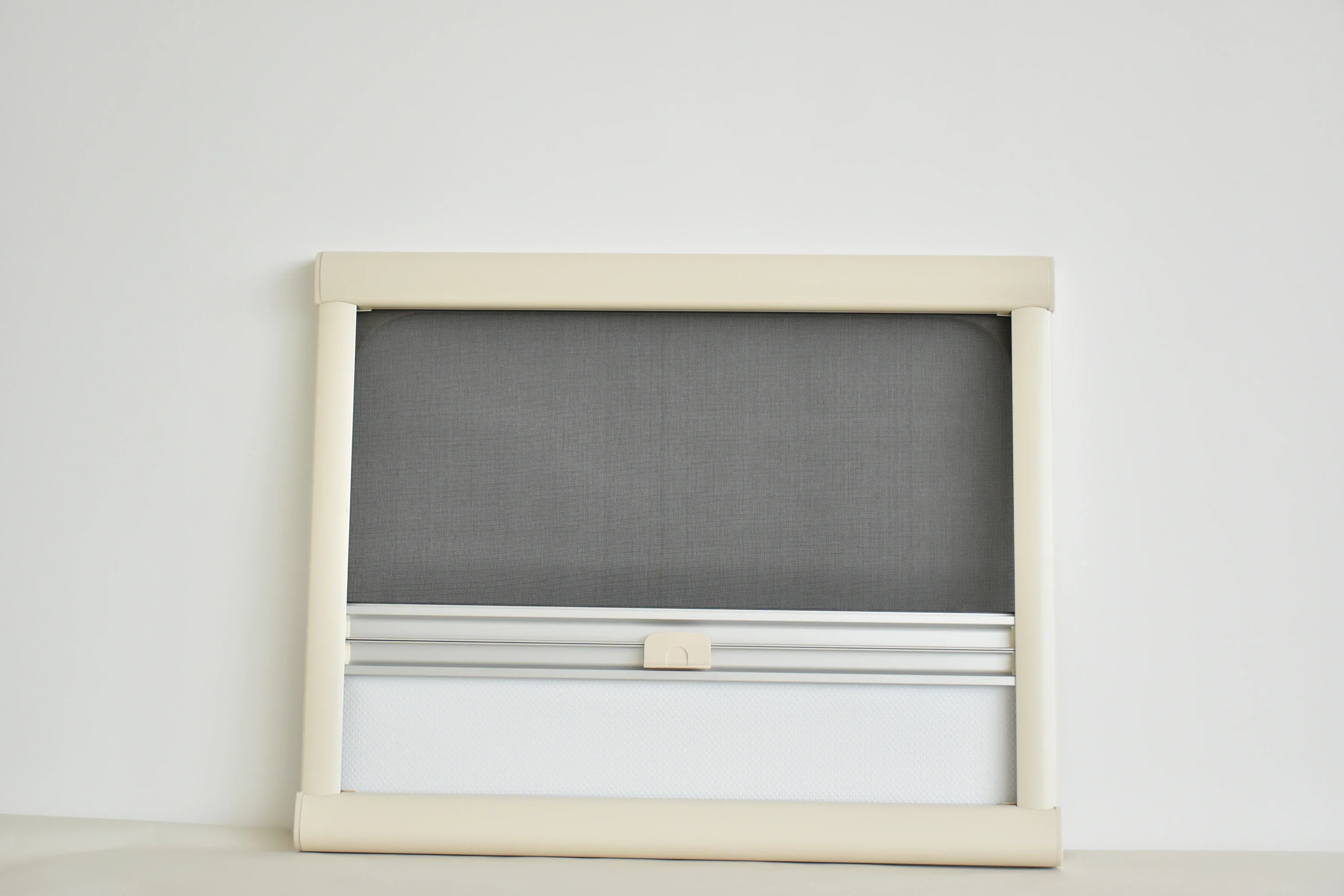 Manufacturer Directly Sale RV Accessories Top Hinge Side Push Windows Caravan Window