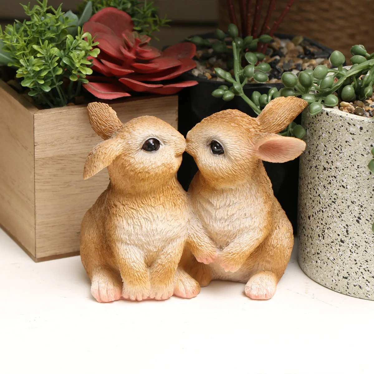 1 piece of kissing couple rabbit ornaments, garden ornaments and courtyard accessories