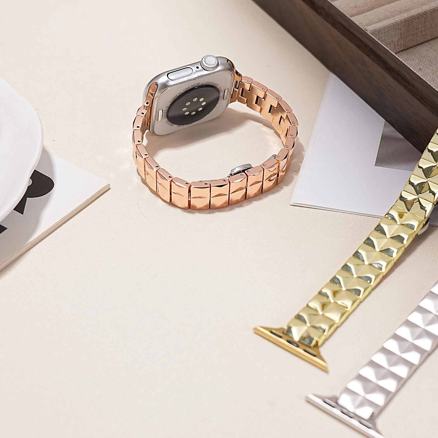 

Fashion three-dimensional diamond metal strap for Apple watch S11 10 9 46 45 44 42 41-38MM luxury strap for iwatch 7 5 6 8 4 SE