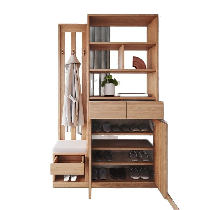 

The entrance of the solid wood oak shoe cabinet is integrated into the wall with a simple home shoe rack and modern partition
