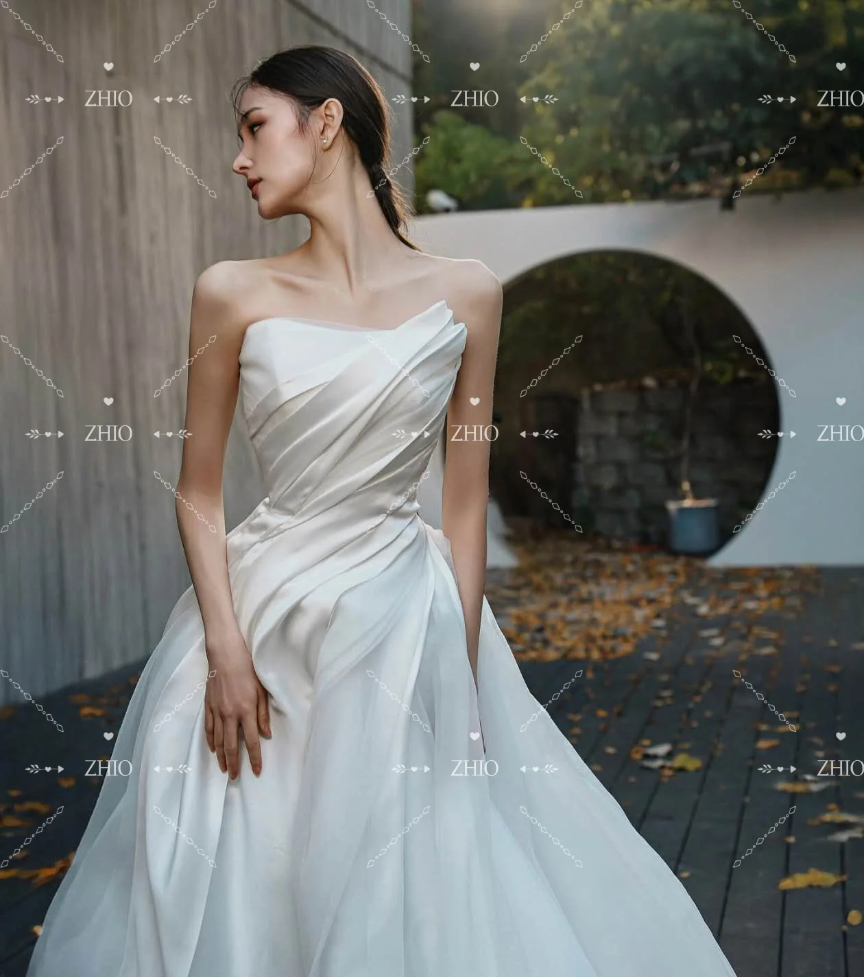 ZHIO Modernes, plissiertes Brautkleid, trägerlos, bodenlang, Satin mit Organza, A-Linie, koreanisches Fotoshooting-Brautkleid, individuell,  soi Museum