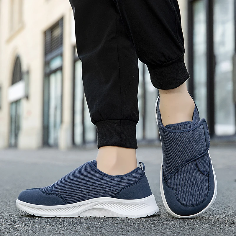 Atmungsaktive Netz‑Freizeitschuhe für Herren mit breiter Zehenkappe, verstellbarer Klettverschluss, leichte stoßdämpfende Sohle, orthopädische Schuhe für Senioren, Hallux Valgus, geschwollene Füße und diabetische Füße – Detail 5