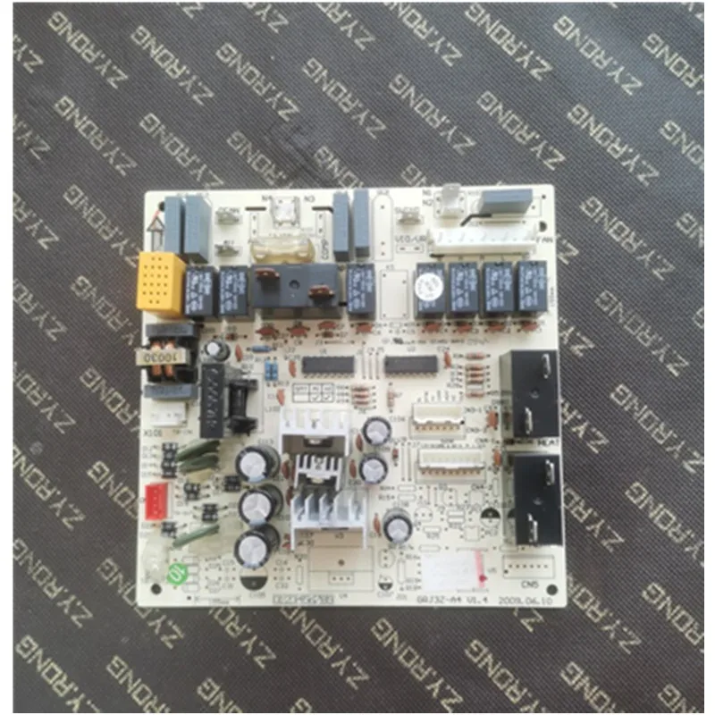 

Плата компьютера для кондиционера Gree M3ZF3A 30033106 GRJ3Z-A4 хорошо работает