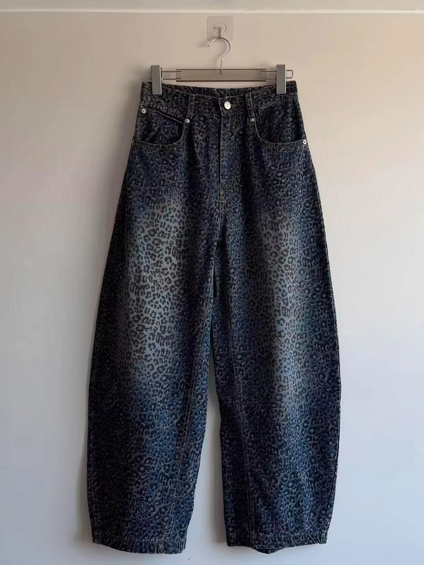 Retro American Blue Leopard Print Embroidered Jeans Men's Straight Leg Wide Leg Pants Casual Washed out Design Spring Fashion