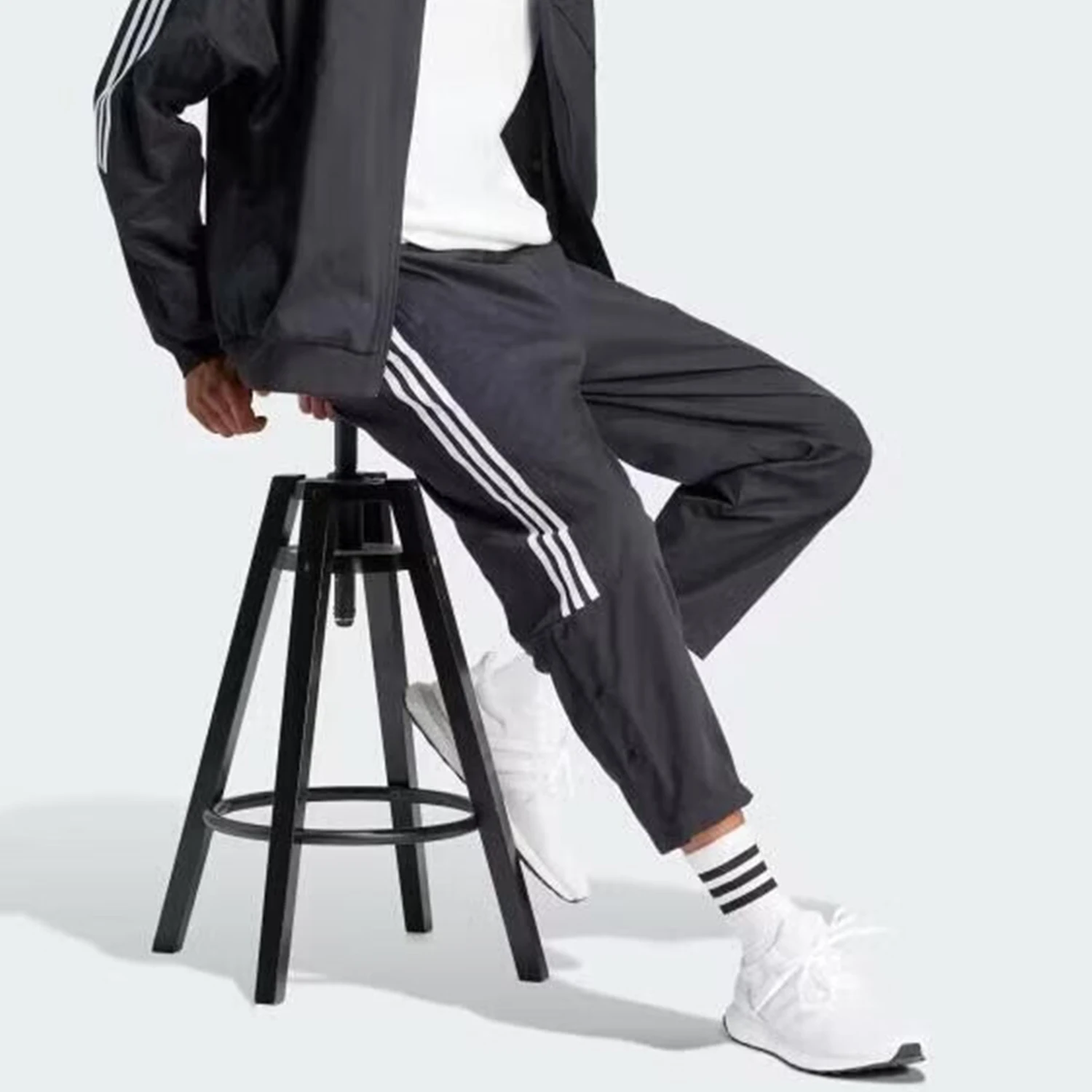 アディダス 正規品 2024 夏新作 メンズ ルーズ カジュアル ロングパンツ IP3792