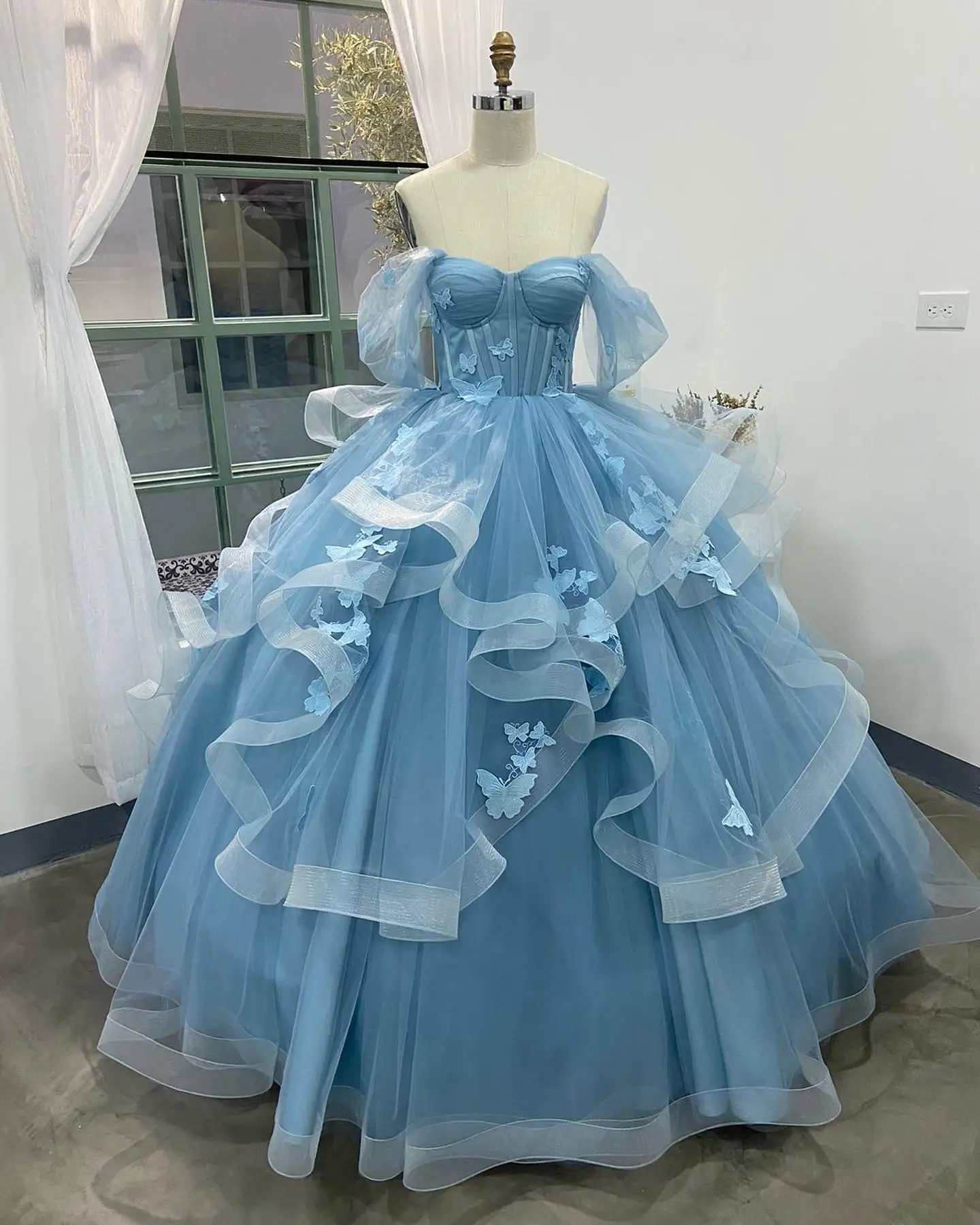 Dreamlike Sky Blue Butterfly Evening Dresses Voluminous Tulle Organza Puffy Long Formal Party Dress Bridal Gowns