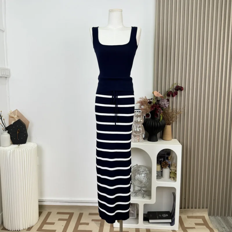 

2025 Новый элегантный полосатый вязаный комплект из двух предметов, женский свитер, жилет, длинная юбка, костюмы, модные повседневные летние комплекты из 2 предметов, женская одежда