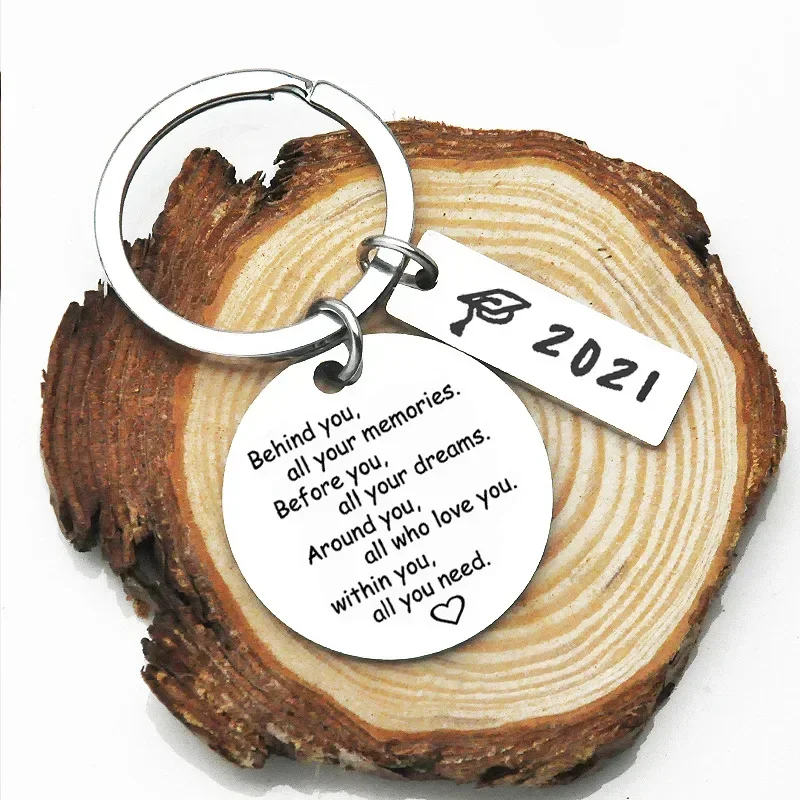Metal Graduation Gift Keychain Class Of 2026 Key Ring For High School College Graduation Graduation Season Souvenir