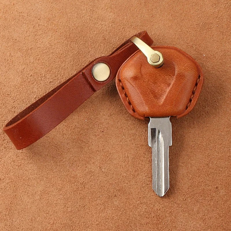 Motorcycle Leather Cover Keychains For Triumph Bonneville T 100 T100 T120 BobberT900 Bonnie Leather Key Ring Chains Case