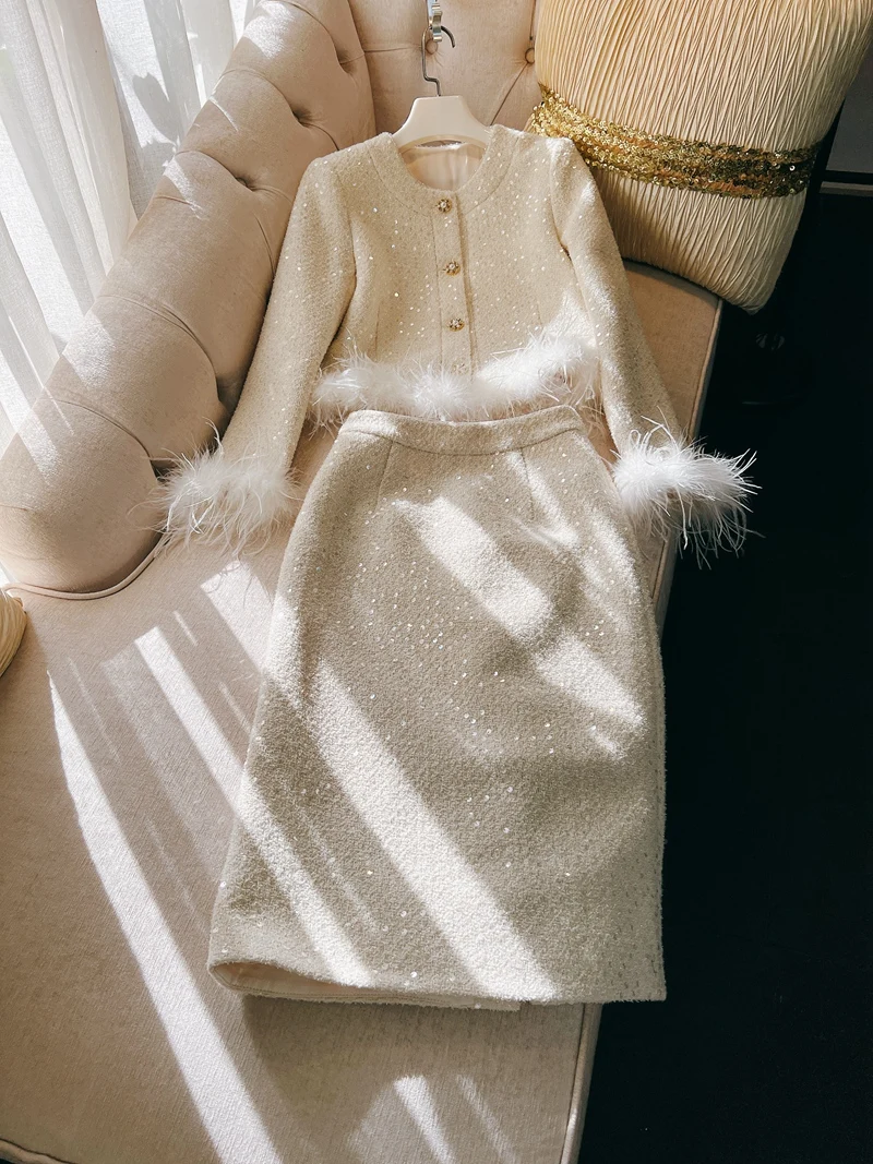 Lingzhi Wu French Vintage Ladies Sequins Tweed Feathers Tassel Skirt Set White Outerwear Skirt Suit Spring New Arrival