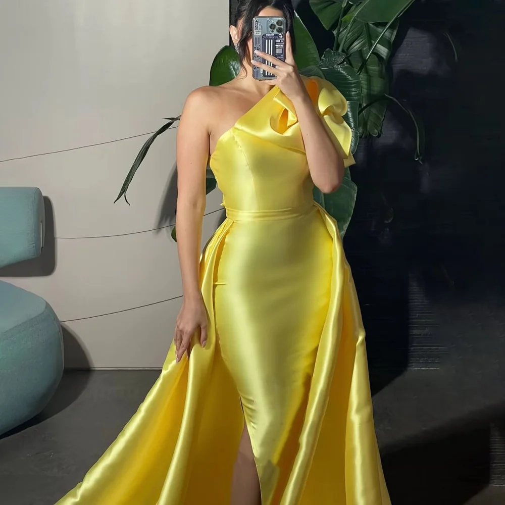 فستان سهرة مخصص رائع بكتف واحد فساتين لحضور الحفلات الموسيقية Ruched مناسبة رسمية بفيونكة لامعة وكشكشة للحفلات رداء سهرة