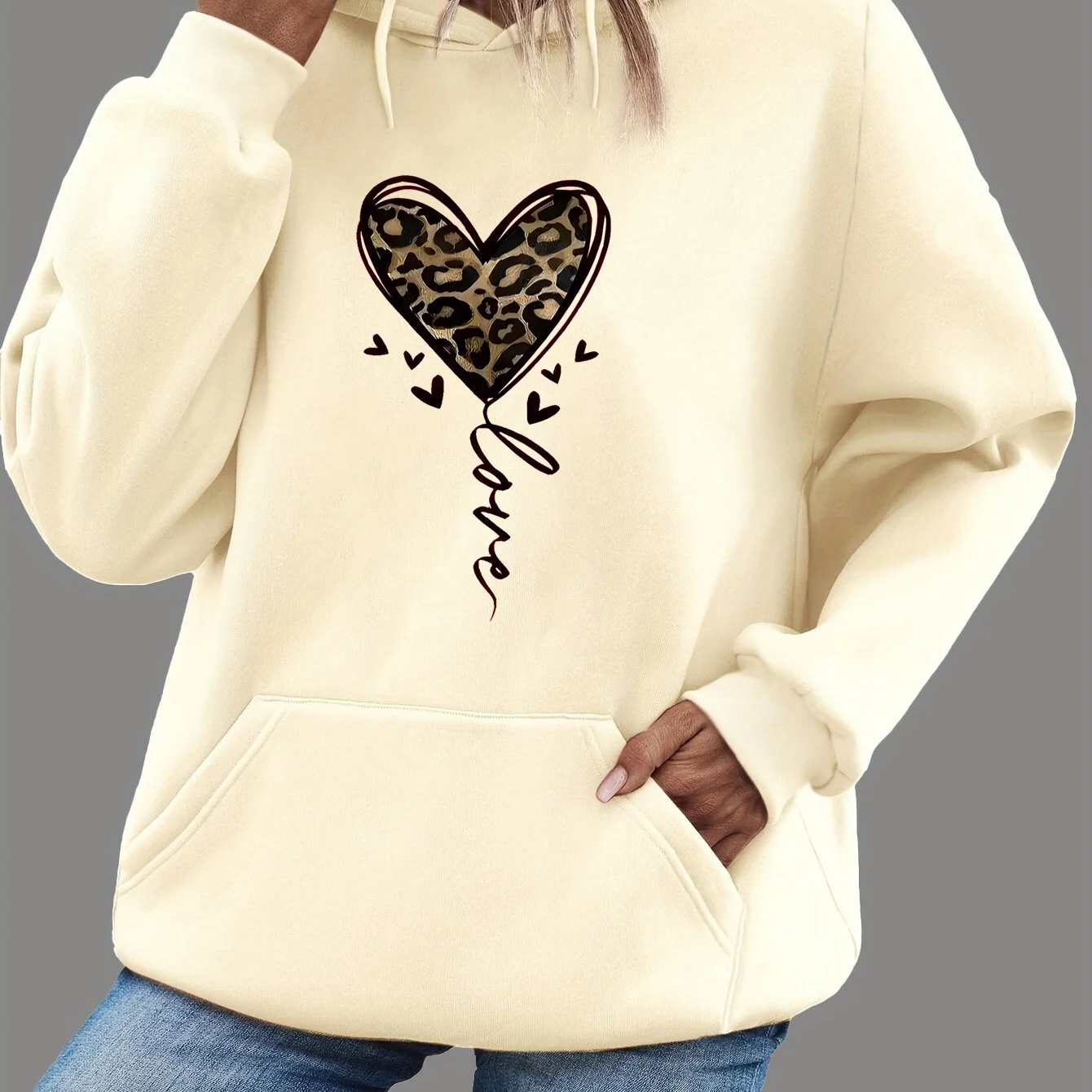 Women's autumn and winter warm and loose casual leopard print heart-shaped pattern printed velvet long sleeved hooded sweatshirt