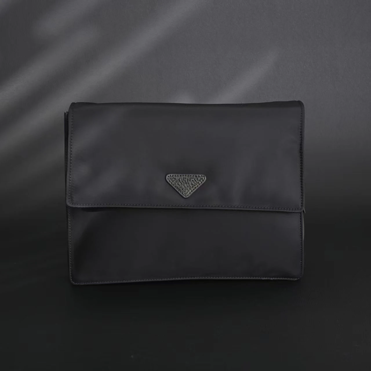 Minimalist square women's bag, durable leather material, everyday travel storage handbag