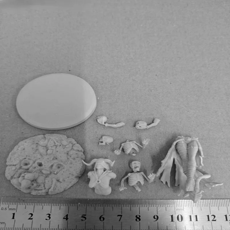 Figura de resina a escala 1/24, chica diablo Nsfw, Kit de modelo de ensamblaje DIY, escultura de juguete sin montar y sin pintar