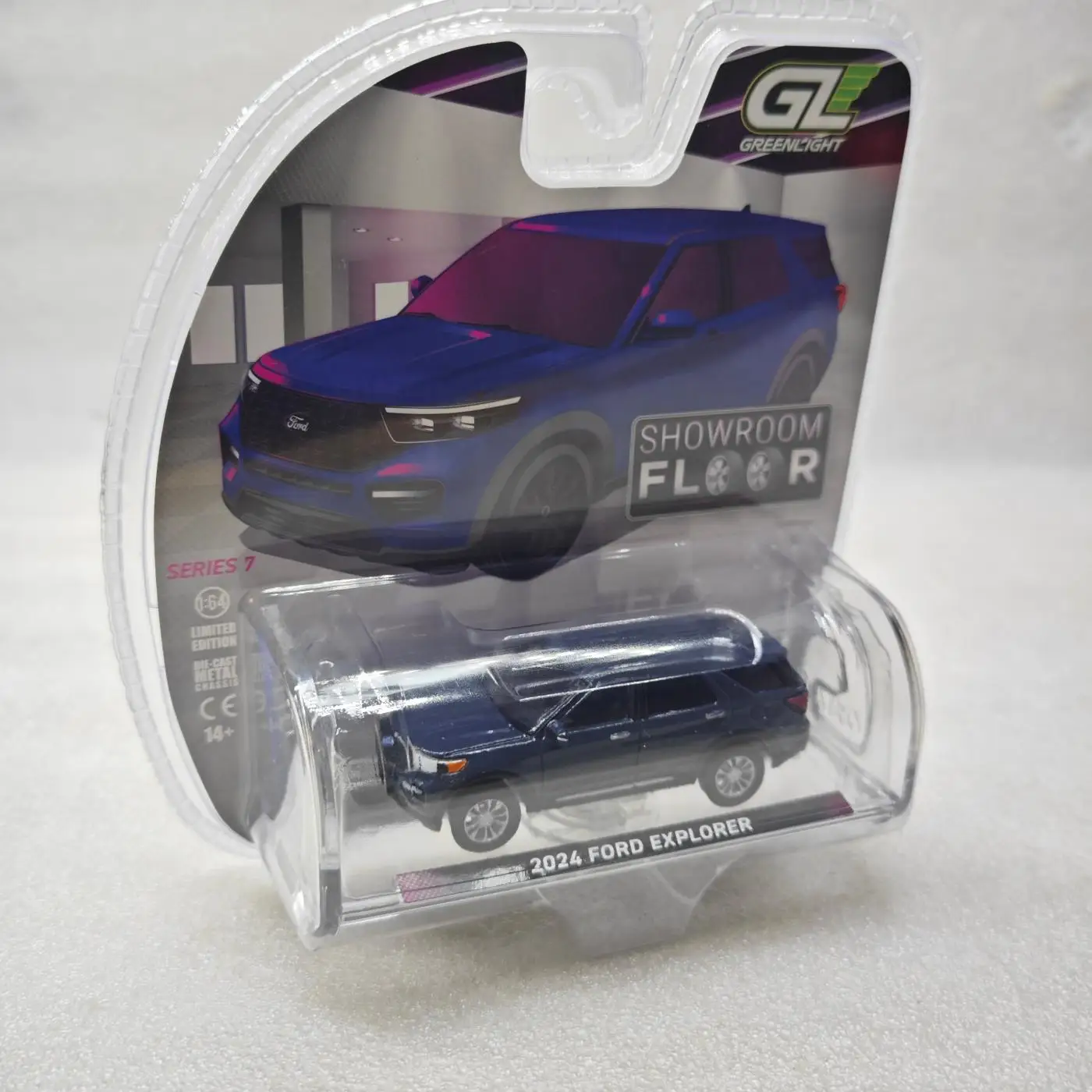 

Коллекционная модель мини-автомобиля Ford Explorer Stone Blue из сплава 2024.