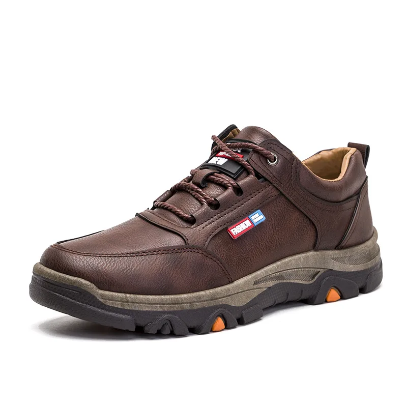 Skórzane buty męskie robocze wiosenne nowa koronkowa męskie buty oddychające Retro brązowe obuwie codzienne dla mężczyzn trampki do wędrówek pieszych na świeżym powietrzu