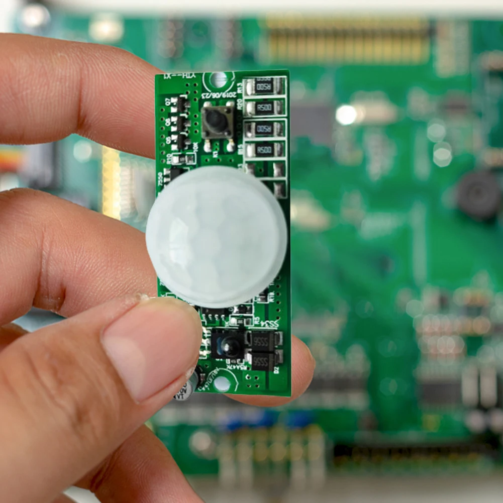 แผงควบคุมโคมไฟพลังงานแสงอาทิตย์ 3.2V 3.7V แผงวงจรควบคุมโคมไฟถนนพลังงานแสงอาทิตย์ โมดูลควบคุมโคมไฟพลังงานแสงอาทิตย์แบบตรวจจับความเคลื่อนไหวด้วยอินฟราเรด