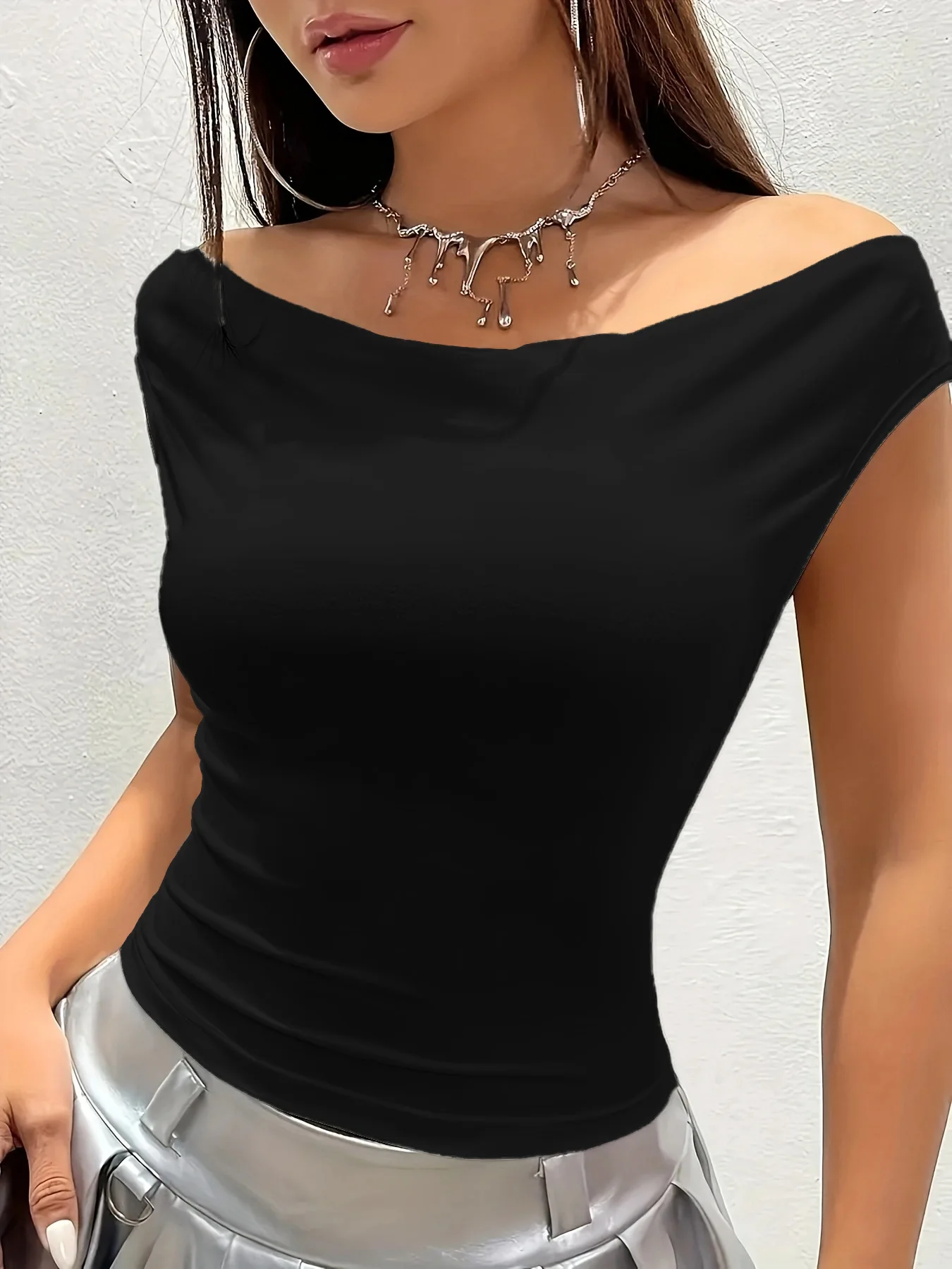 women’s fashion, sexy t-shirt, short top.