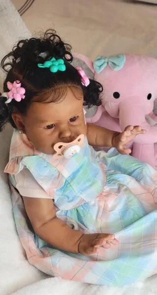 DLS Personalizzato Fornitura limitata 22 pollici Reborn Baby Ellie Pelle scura Bambino africano con abito diverso Bambola già finita
