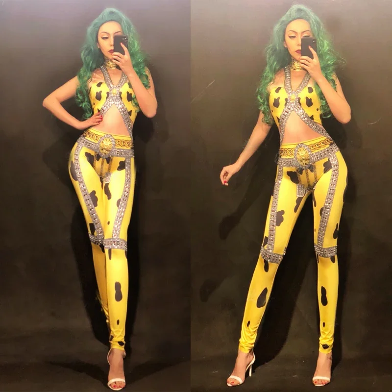 النقاط السوداء المطبوعة بذلة الراين الأصفر تمتد السروال القصير مثير القطب الرقص بذلة ملهى ليلي حفلة احتفال زي DT541