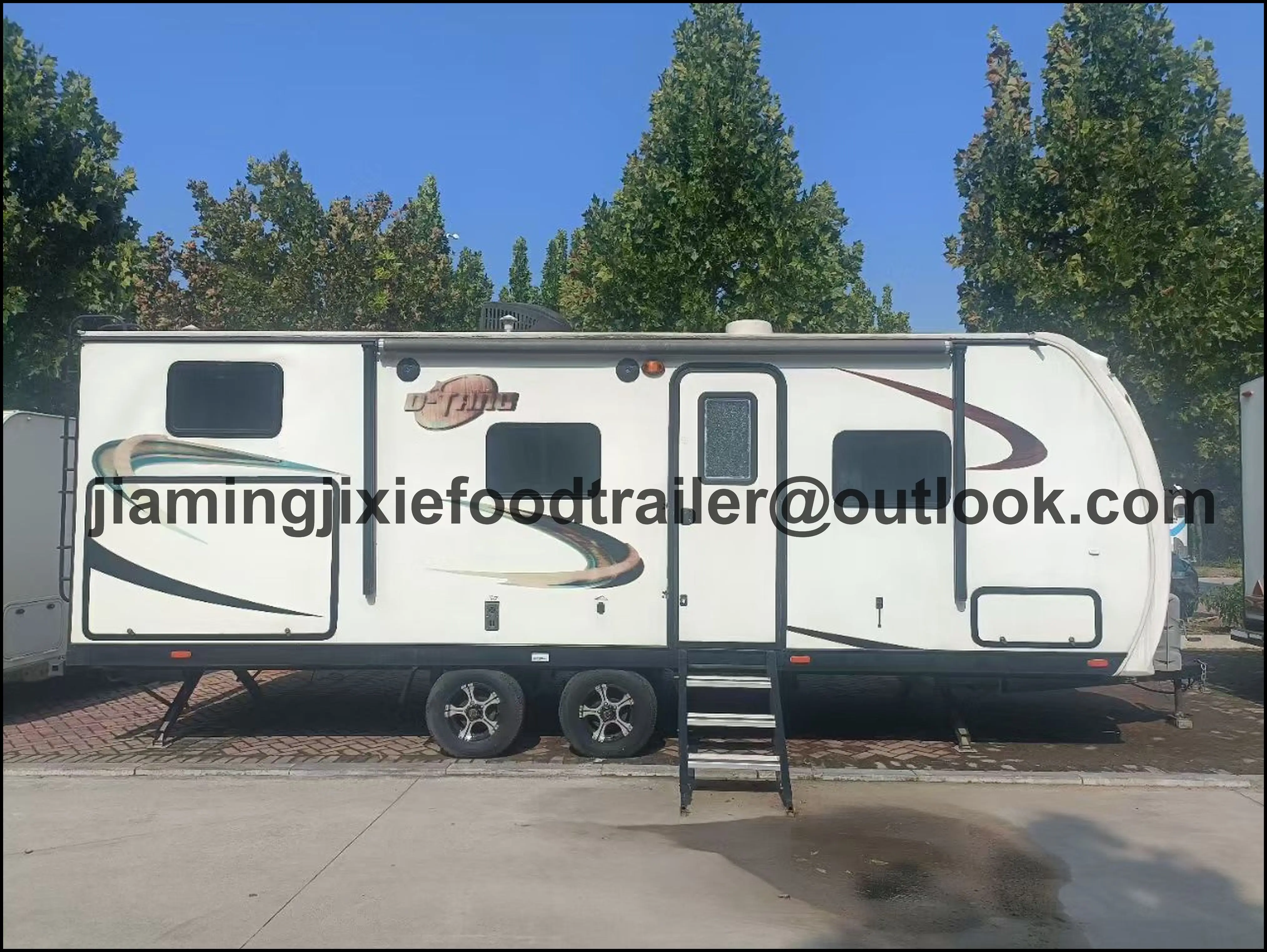 

Готовый современный автодом-кемпер класса C на 4 человека для активного отдыха, недорогой, в продаже