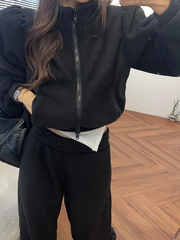 ชุดเซ็ตสองชิ้น เสื้อฮู้ดซิปขนฟูอุ่นๆ และกางเกงขายาวทรงกว้าง แฟชั่นเสื้อผ้าผู้หญิงสำหรับฤดูใบไม้ร่วงและฤดูหนาว สไตล์ลำลองและสปอร์ต