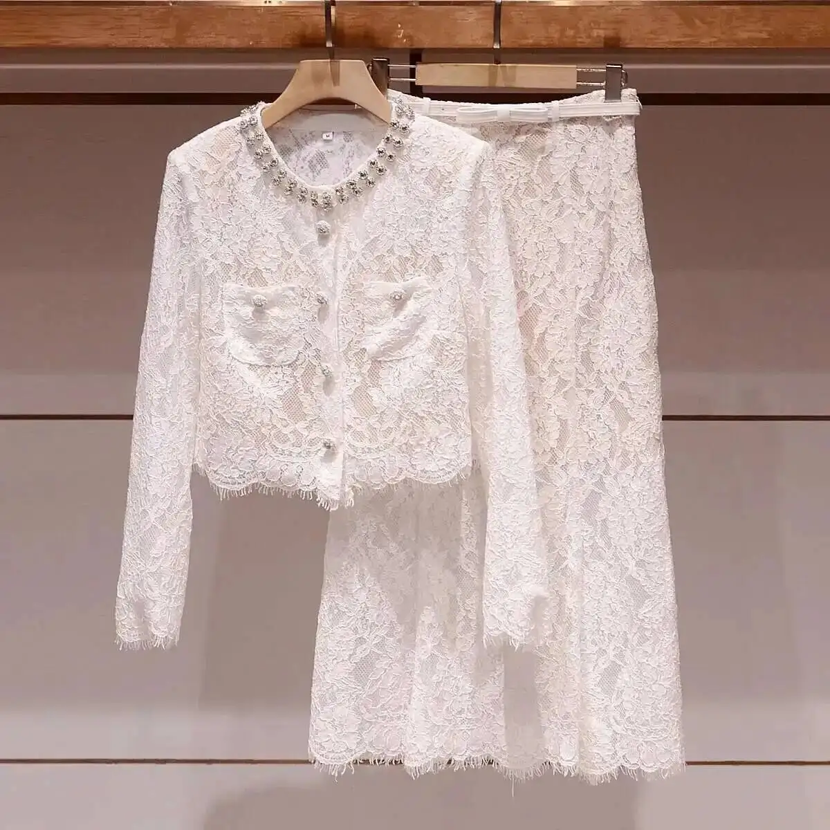 

Luxury Lace Long Dresses 2 Pieces Women Skirts Sets Summer Holiday Crystal Beading White Jacket Top Hollow Out Long Skirts Suits