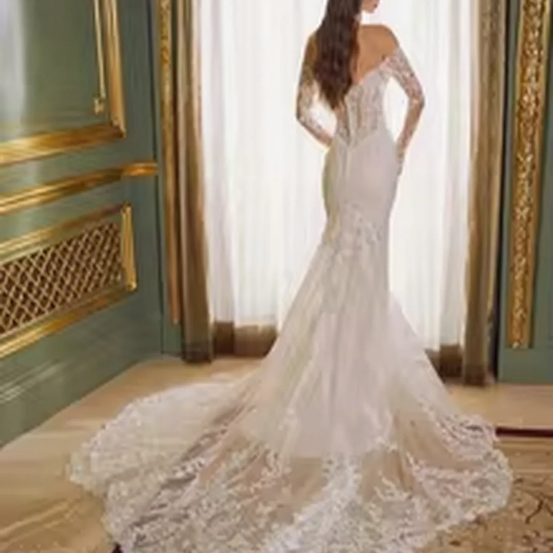 Abito da sposa elegante personalizzato a sirena con spalle scoperte Abito da sposa principessa con applicazioni in pizzo a cuore e maniche lunghe