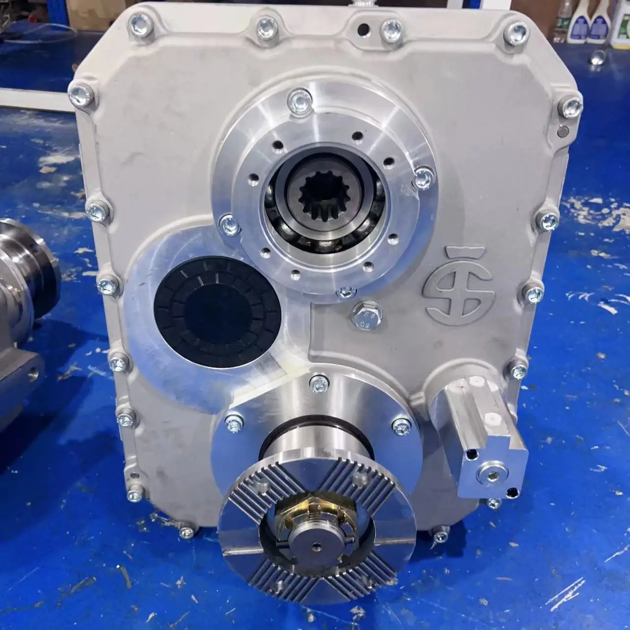 Conjunto de caja de transferencia de camión con bomba de hormigón de alta calidad A810103012003 Compatible con Zoomlion Putzmeister - Nuevas condiciones