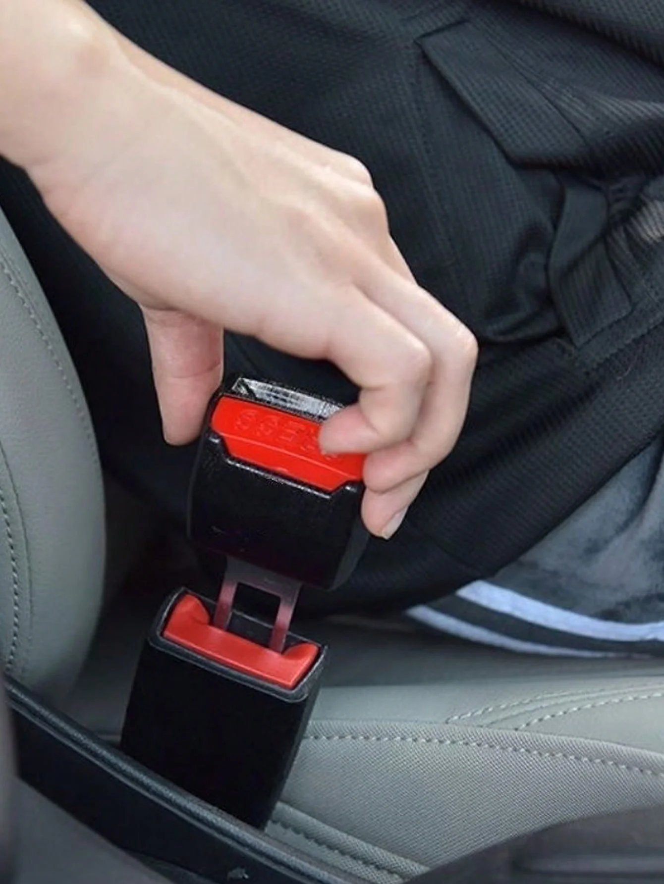 2개입 자동차 안전벨트 연장기 - ABS 및 합금 두꺼운 텅 디자인, 플러그 앤 플레이 간편 설치, 제약감과 불편함 감소