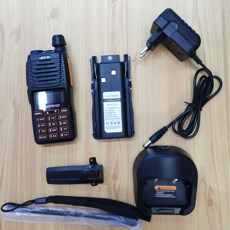 جهاز اتصال لاسلكي أصلي Baofeng GT-5 مضاد للسقوط مع شاشة عالية الطاقة لمسافات طويلة اتجاهين حوار اتصال داخلي لاسلكي محمول باليد