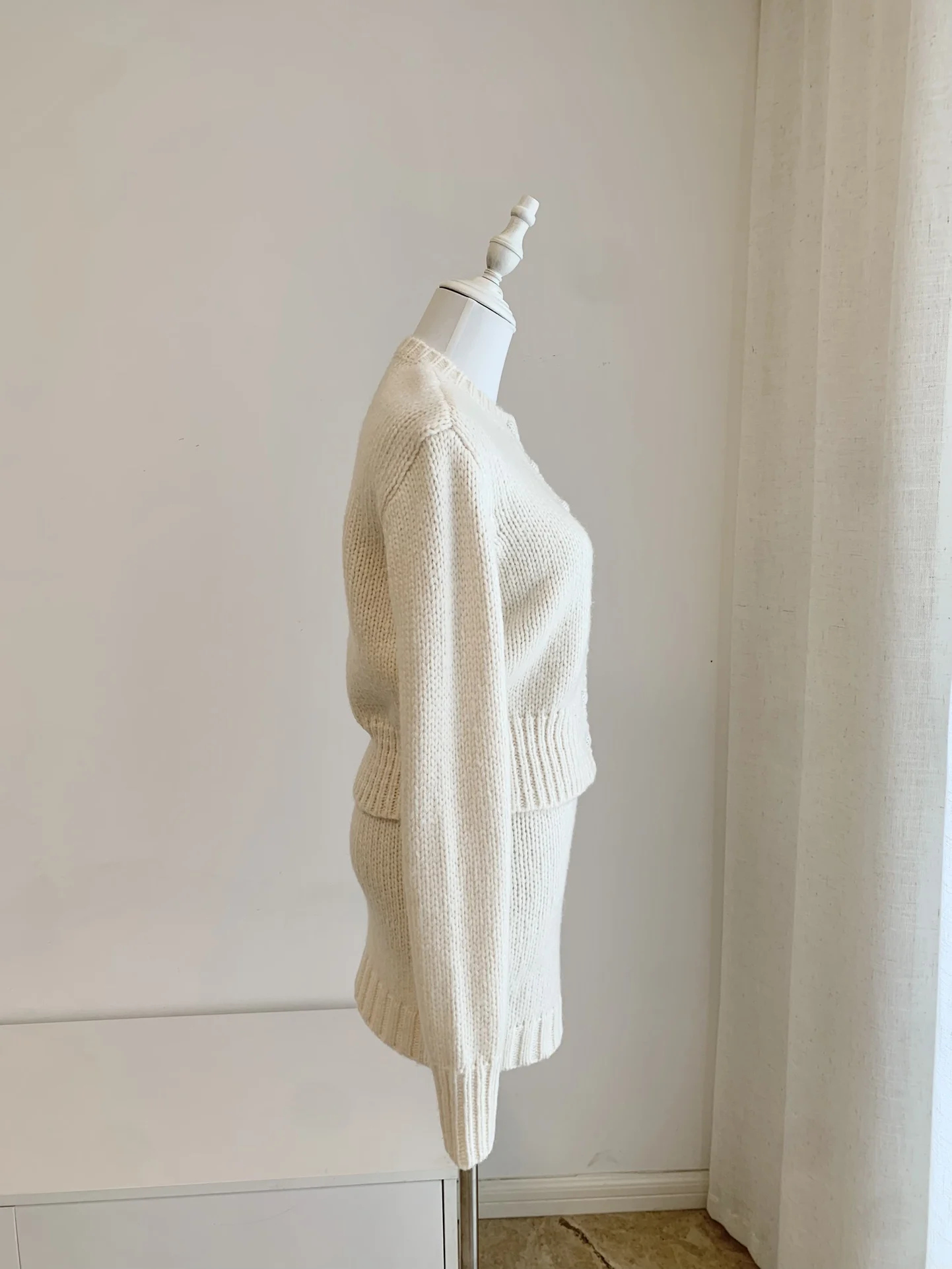 Set da donna in maglia di lana a 2 colori, girocollo, cardigan monopetto a maniche lunghe + minigonna in vita elastica, abito elegante da donna