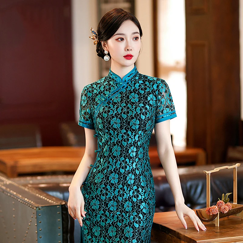 2024 Green Sexy Lace Hollow Cheongsam Short-sleeved Stand-up Collar Chinese Traditional Evening Qipao Dress Tang Suit for Women