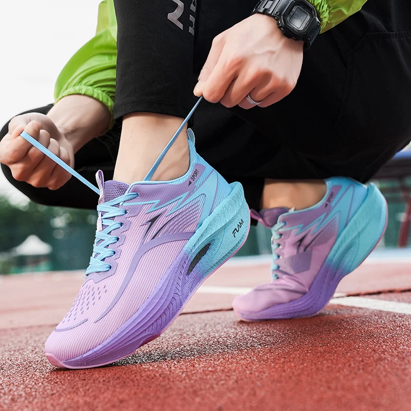 Herren-Laufschuhe, Tennisschuhe, atmungsaktive Laufschuhe mit Carbonplatte, hochelastische, rutschfeste und abriebfeste Außensohle, Herren- und Damenschuhe für Marathonläufe, sportliche Schuhe für den täglichen Gebrauch und zum Pendeln. – Detail 12