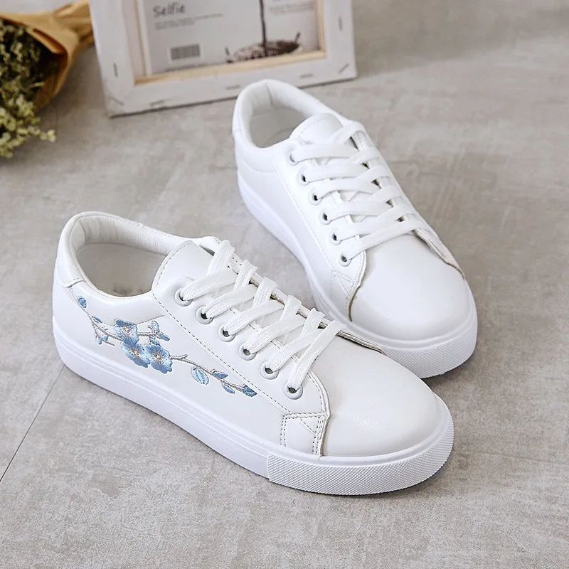 Little White Shoes Women 2024 New Embroidered Flowers Casual Single Shoes Fashion Student Low Top Women\'s Shoes Zapatos De Mujer