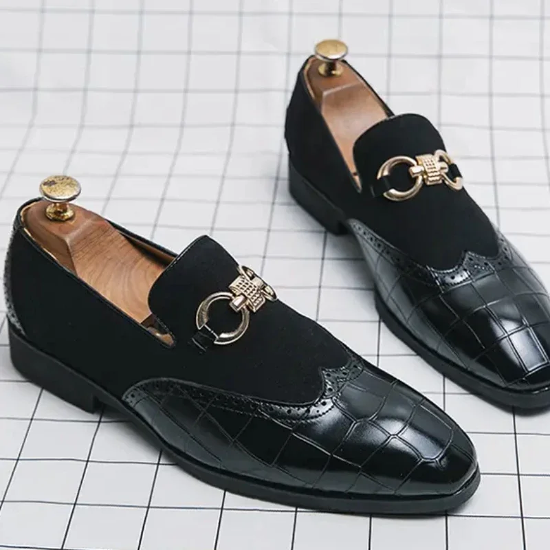 Loafers Mannen Pu Patchwork Reliëf Lederen Schoenen Met Hoefijzer Gesp Decoratie Zakelijke Kleding Schoenen Mode Mannen Enkele Schoenen