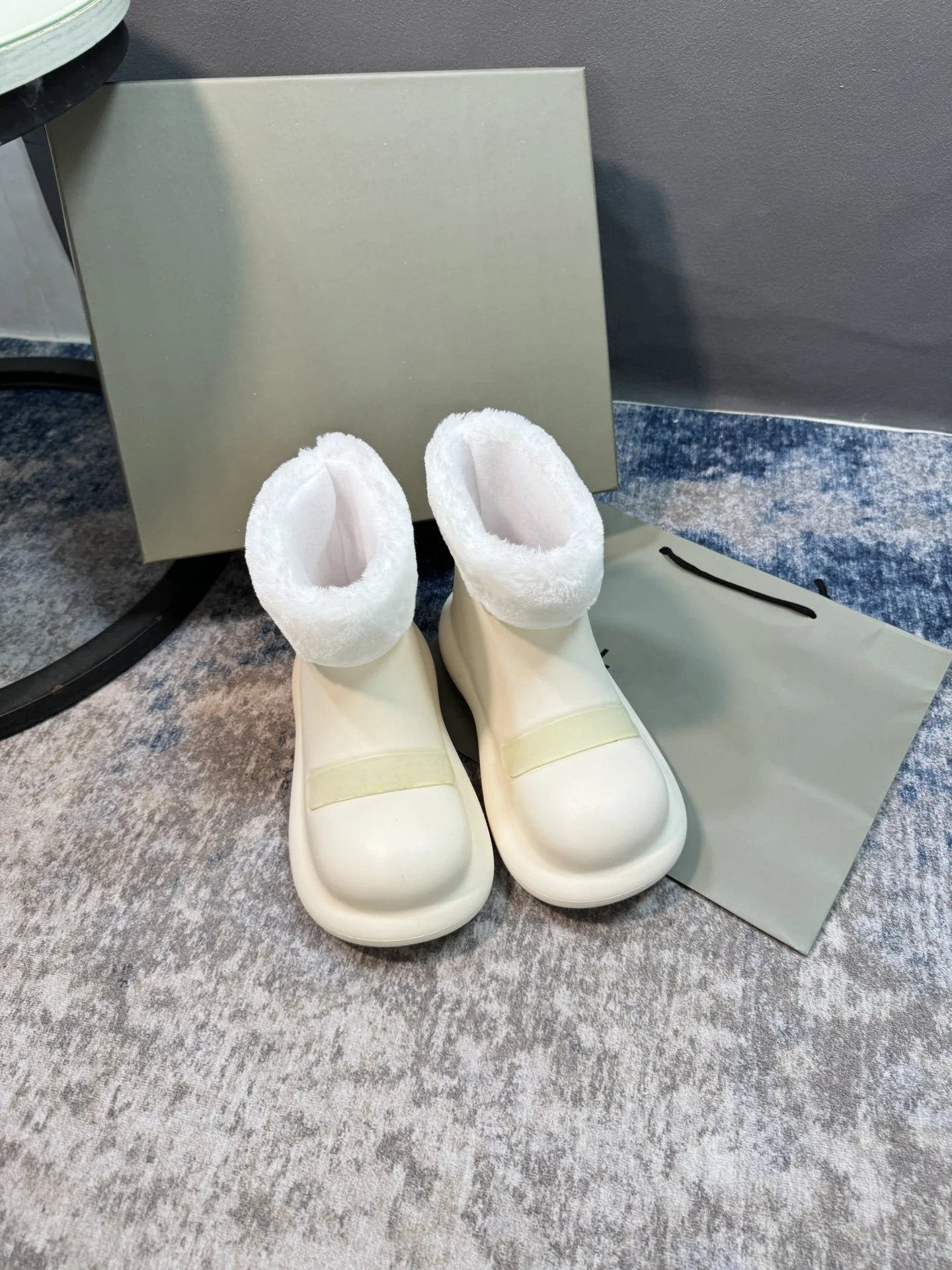 

New Women Winter Ultra Boots Designer Platform Leather Warm Ankle Fur Booties Luxury shoe