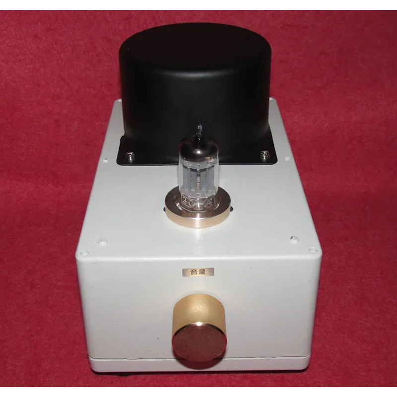 

AUDIO NOTE M7 Single tube 5687 dual channel bile preamp, 1 stereo input, 1 stereo input. The gain is about 17 times.