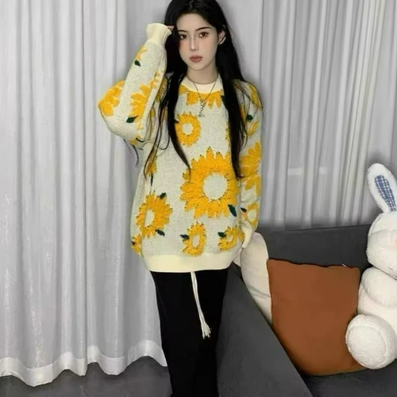 Nuovo stile di velluto allentato alla moda rilassato lavorato a maglia maglione caldo 2026 autunno/inverno girasole lavorato a maglia strato base donna Ins Top