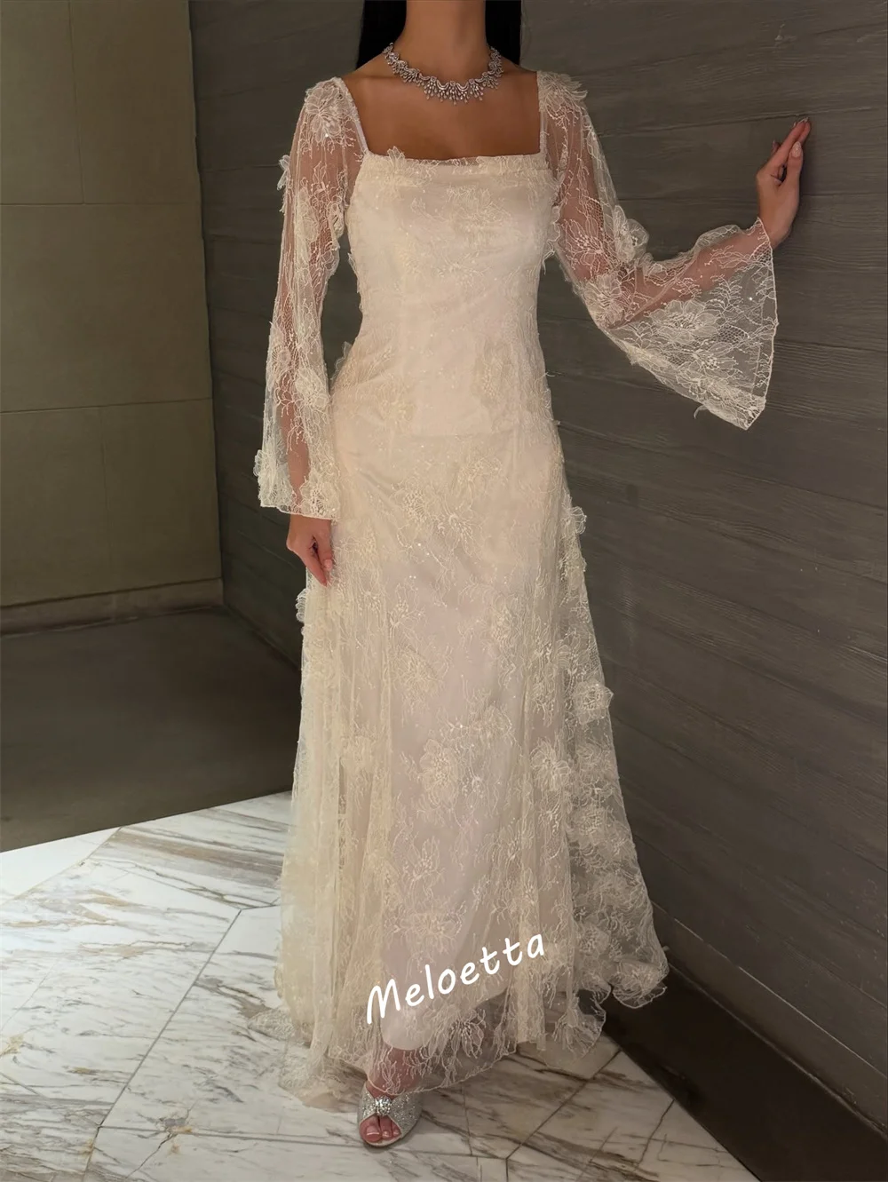 تخصيص عالية الجودة ساحة الرقبة الطية الدانتيل ألف خط فساتين طويلة المرأة مساء اللباس مفصل مناسبة حفل زفاف ثوب