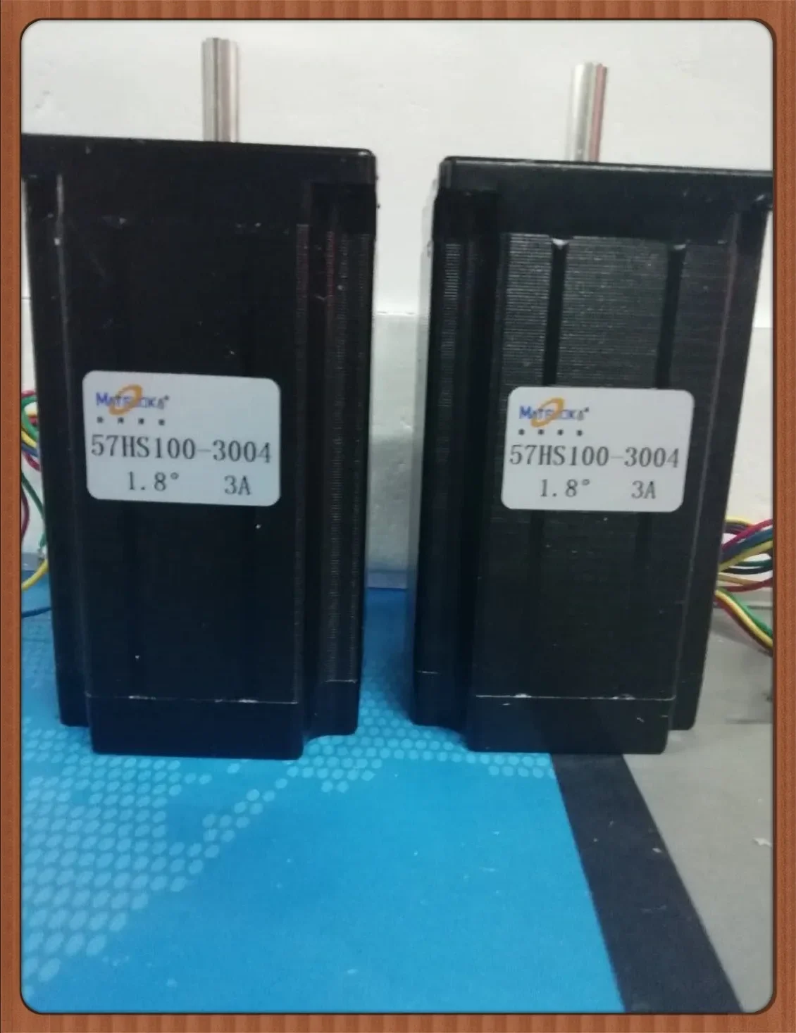 

Шаговый двигатель 57 Stepper Motor Hs100 57-3004 Fuselage 100, диаметр оси 6.35, 3 А, четырехпроводной